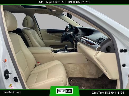 Used 2016 Lexus LS 460 w/ Comfort Package RWD image 29