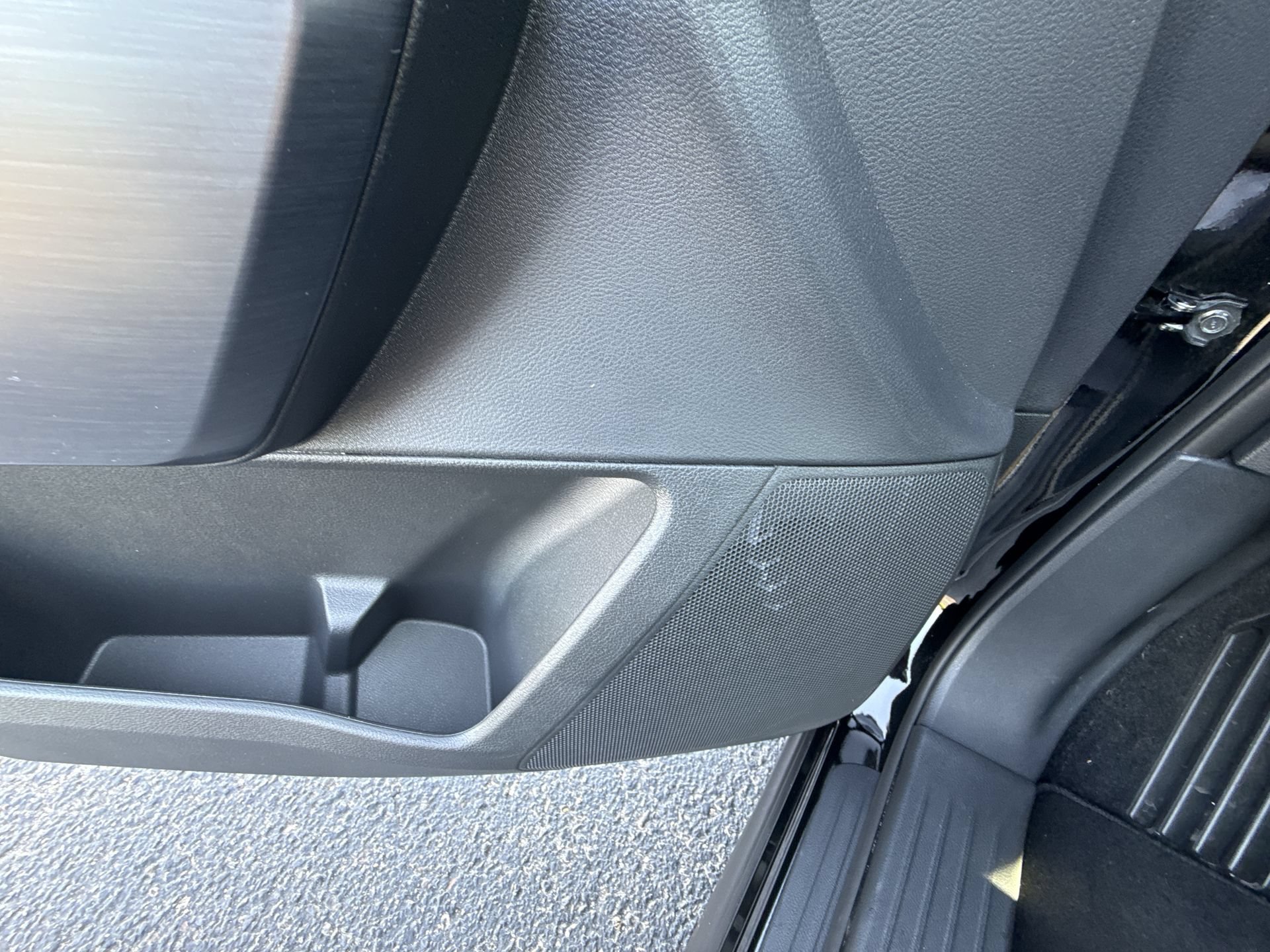Used 2025 Nissan Pathfinder SL FWD image 31