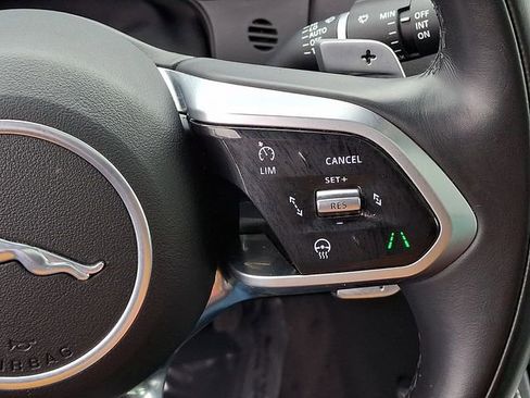 Used 2024 Jaguar F-PACE R-Dynamic S image 27