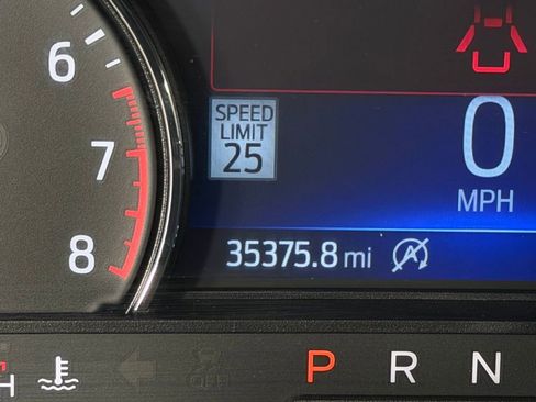 Used 2024 Ford Explorer Limited image 39