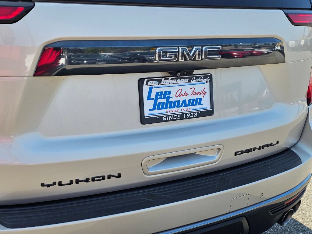 Used 2023 GMC Yukon XL Denali Ultimate AWD/4WD image 27