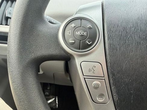Used 2017 Toyota Prius V Three w/ Carpet Mat Package FWD image 13