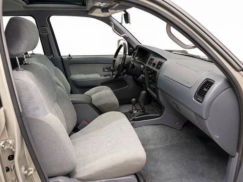 Used 2000 Toyota 4Runner SR5 image 21