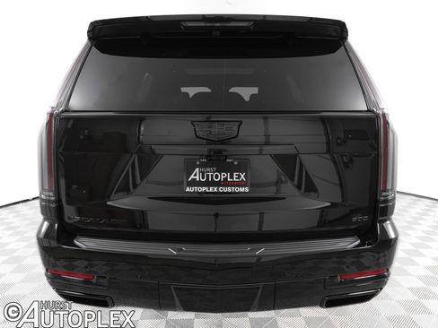 Used 2026 Cadillac Escalade Luxury w/ LPO, Floor Liner Package image 7