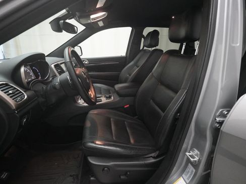 Used 2017 Jeep Grand Cherokee Limited AWD/4WD image 7