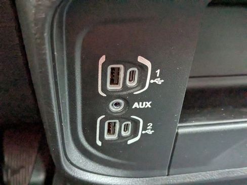 Used 2024 RAM 2500 Tradesman w/ Chrome Appearance Group image 22