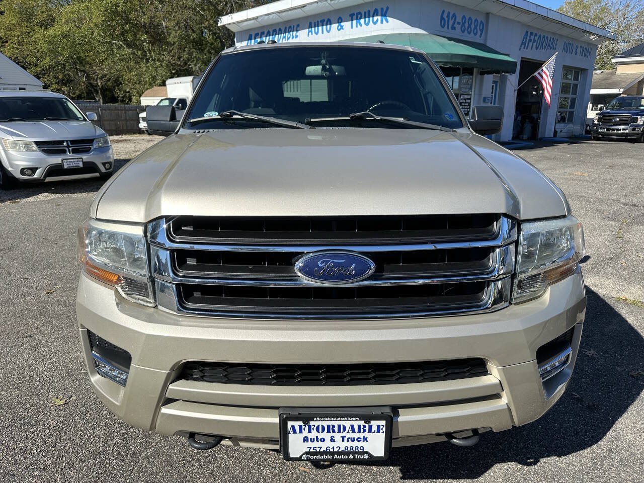 Used 2017 Ford Expedition EL XLT AWD/4WD image 10