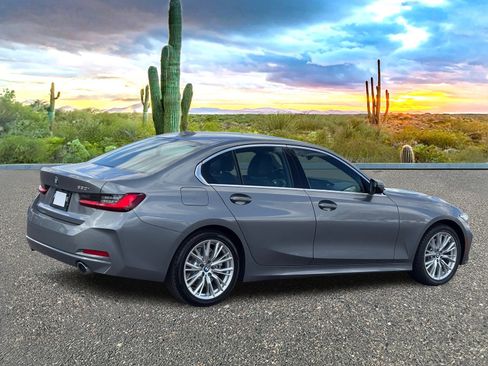Used 2024 BMW 330i Sedan image 5