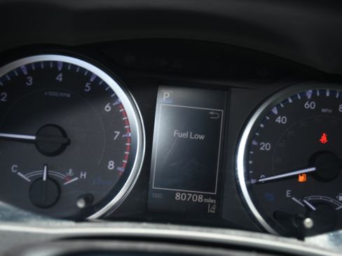 Used 2019 Toyota Highlander LE FWD image 13