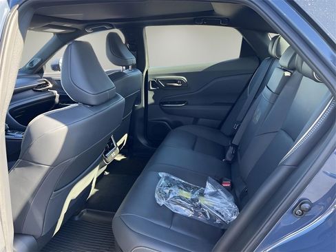 Certified 2025 Toyota Crown Limited image 10