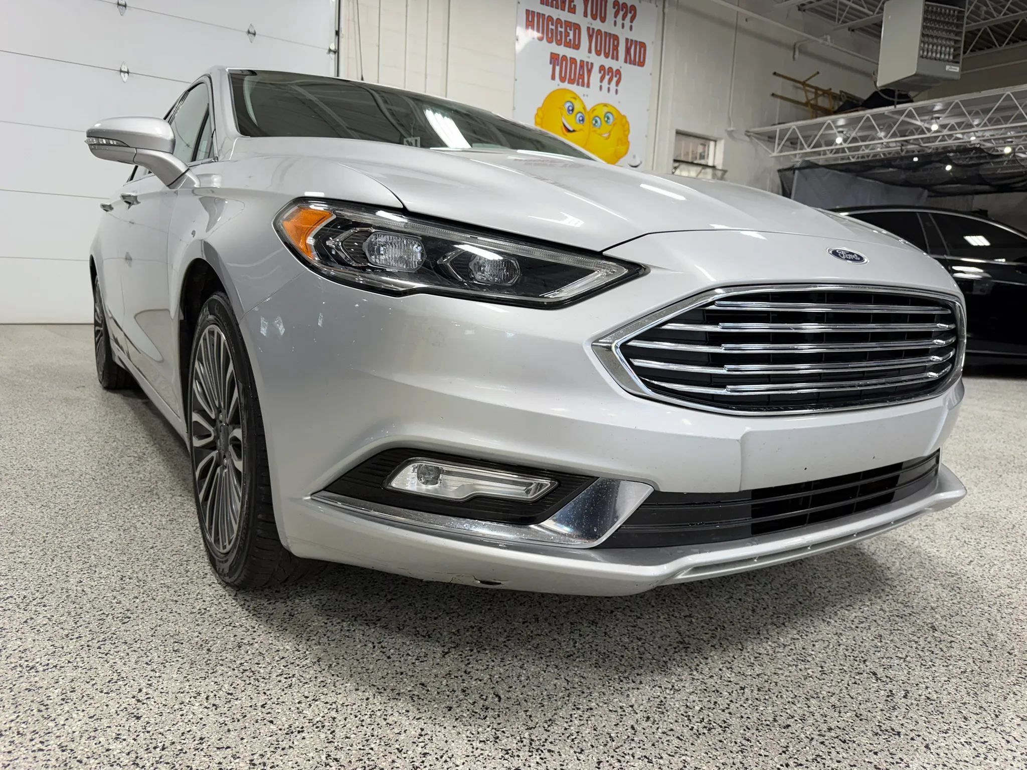 Used 2017 Ford Fusion SE w/ Fusion SE Technology Package FWD image 1