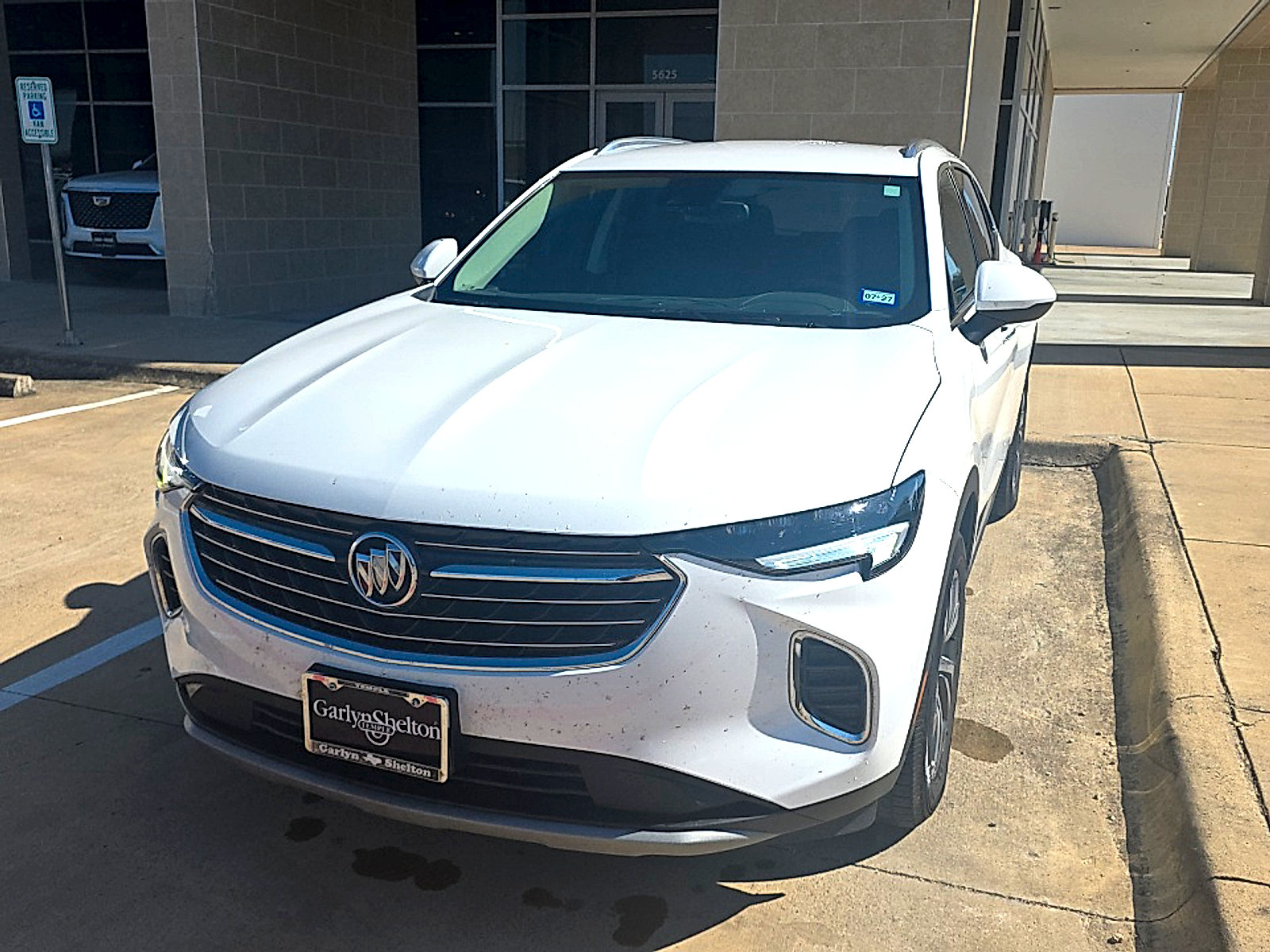 Used 2023 Buick Envision Essence FWD image 2