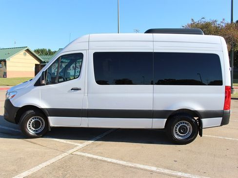 Used 2024 Mercedes-Benz Sprinter 2500 image 2