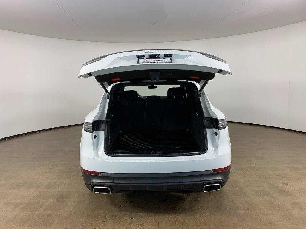 Used 2022 Porsche Cayenne AWD/4WD image 12