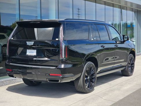 New 2026 Cadillac Escalade ESV Platinum Sport w/ LPO, ONYX Package AWD/4WD image 5
