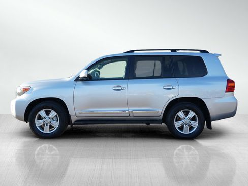 Used 2015 Toyota Land Cruiser AWD/4WD image 2