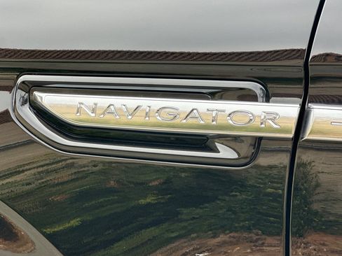 Used 2020 Lincoln Navigator Reserve RWD image 27