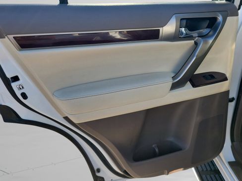 Used 2016 Lexus GX 460 460 w/ Premium Package image 27