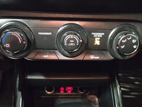 Used 2020 Kia Forte GT-Line image 24