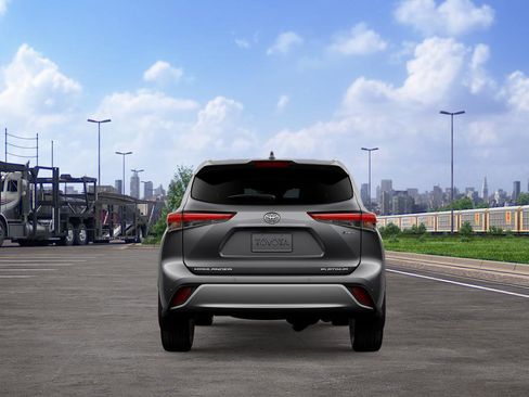 New 2026 Toyota Highlander Platinum image 10