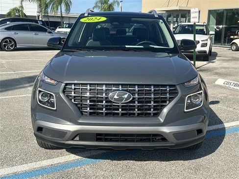 Certified 2024 Hyundai Venue Limited image 3