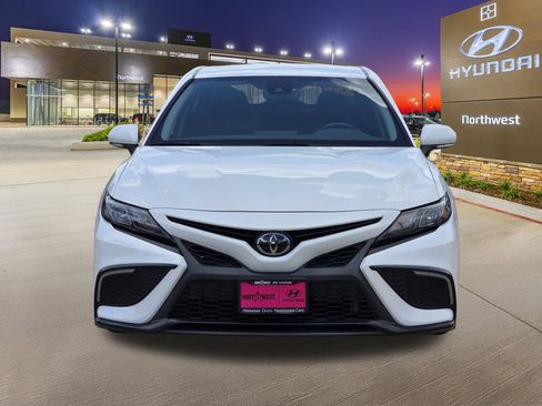Used 2023 Toyota Camry SE FWD image 5