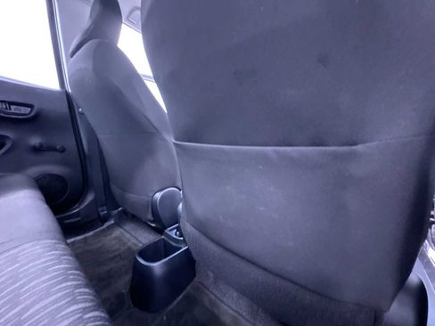 Used 2014 Toyota Yaris L FWD image 33