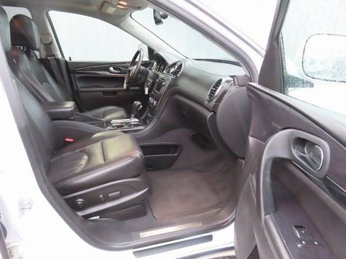 Used 2017 Buick Enclave Leather image 23