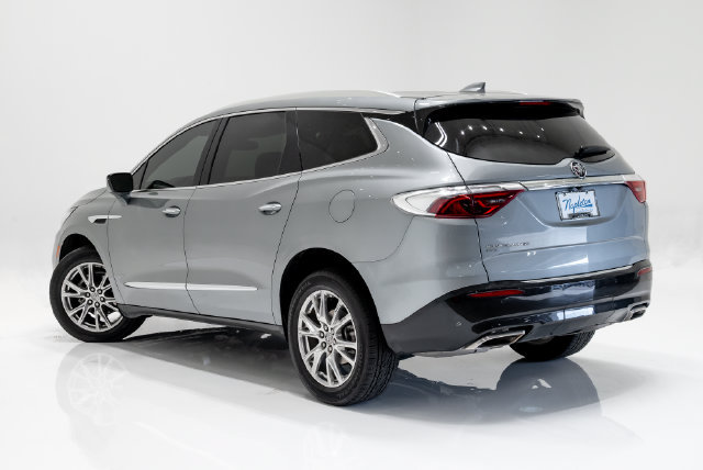 Used 2024 Buick Enclave Essence w/ Experience Buick Package AWD/4WD image 30