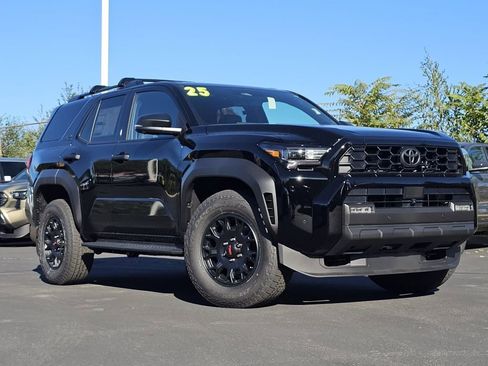 Used 2025 Toyota 4Runner TRD Off-Road Premium image 2