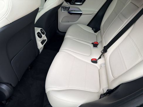 Certified 2026 Mercedes-Benz GLC 300 image 28