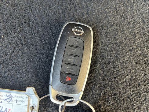 Used 2025 Nissan Rogue SV FWD image 21