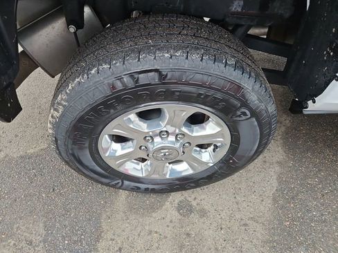 Used 2024 RAM 2500 Big Horn AWD/4WD image 16
