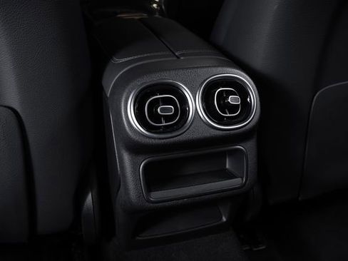Used 2025 Mercedes-Benz GLC 43 AMG 4MATIC image 27