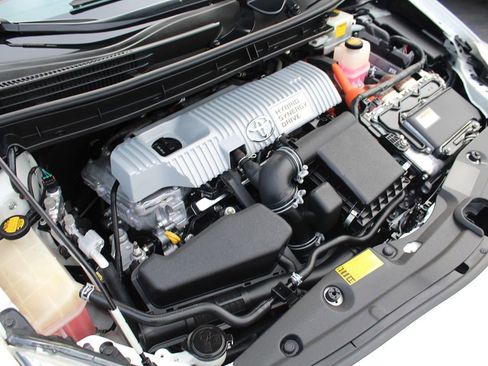 Used 2013 Toyota Prius Three image 33