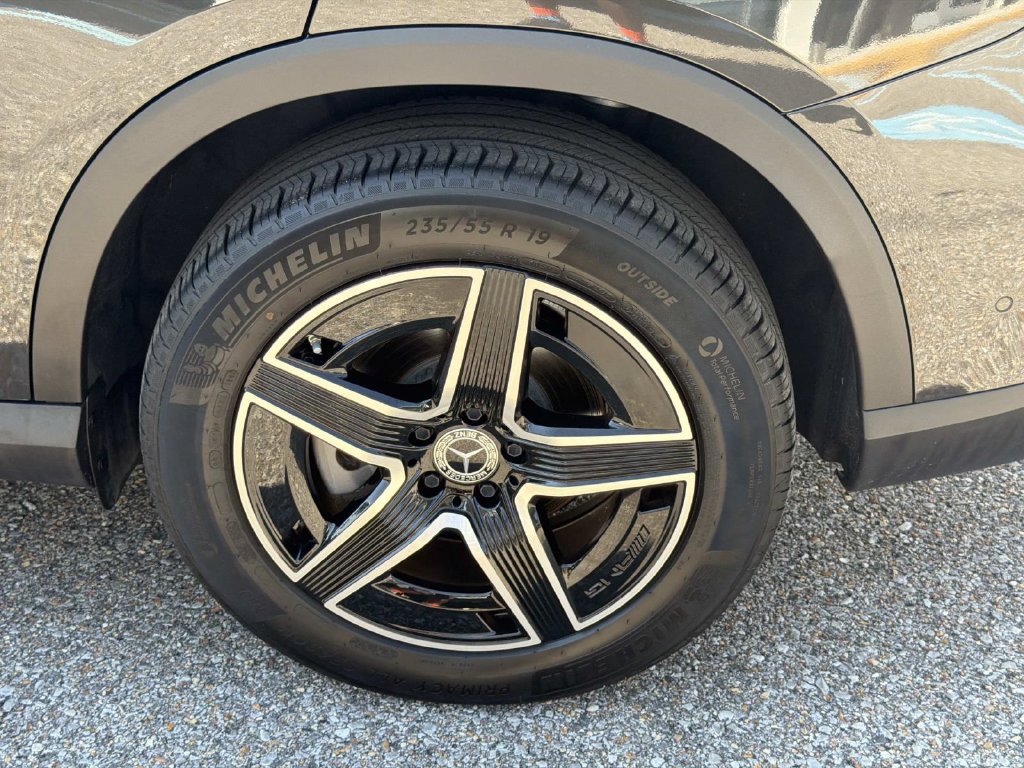 Used 2026 Mercedes-Benz GLC 300 4MATIC image 4