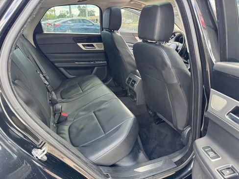 Used 2017 Jaguar XF Premium image 12