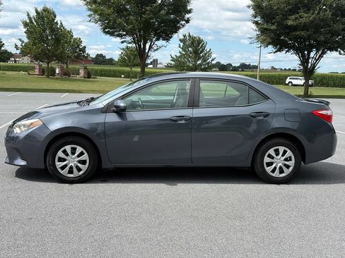 Used 2016 Toyota Corolla LE FWD image 4