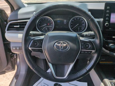 Used 2021 Toyota Camry XLE FWD image 16