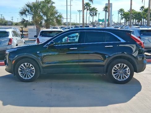 Used 2025 Cadillac XT4 Premium Luxury FWD image 3