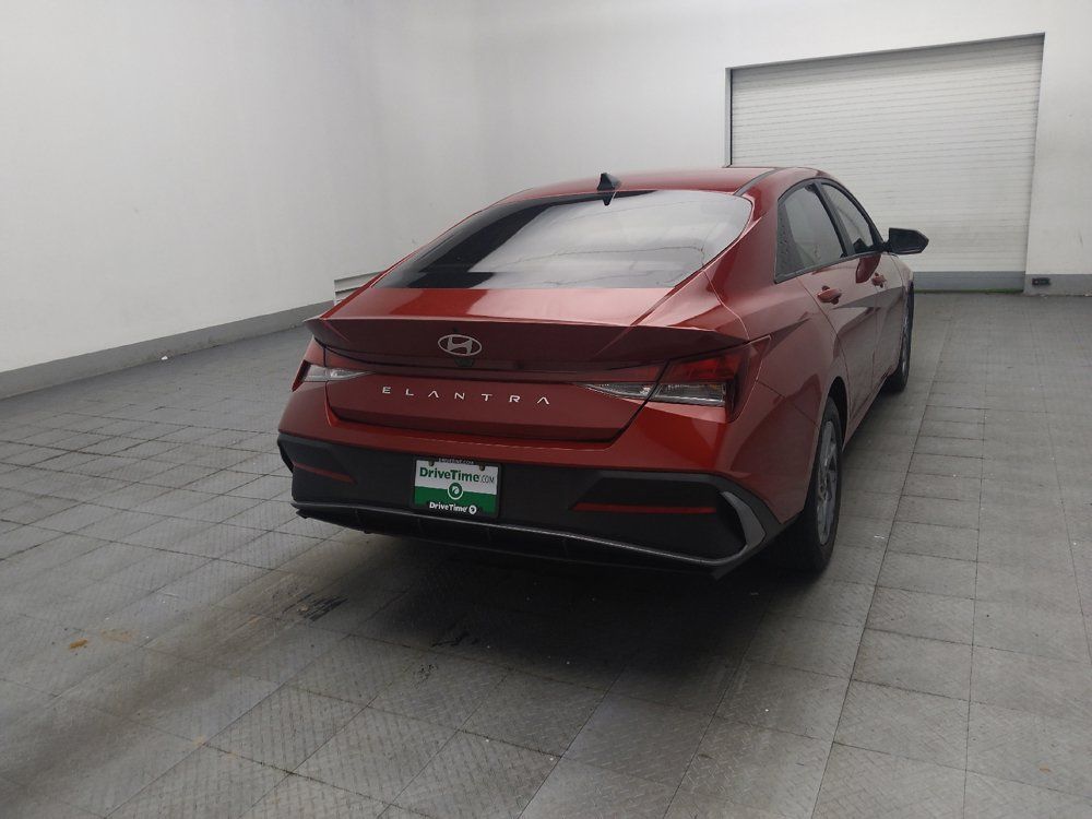 Used 2024 Hyundai Elantra SEL FWD image 9