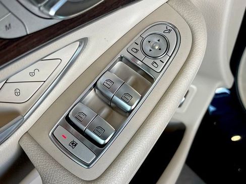 Used 2022 Mercedes-Benz GLC 300 4MATIC image 16