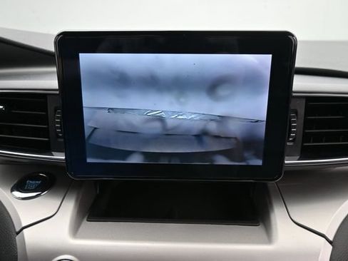 Used 2022 Ford Explorer XLT w/ Equipment Group 202A AWD/4WD image 20