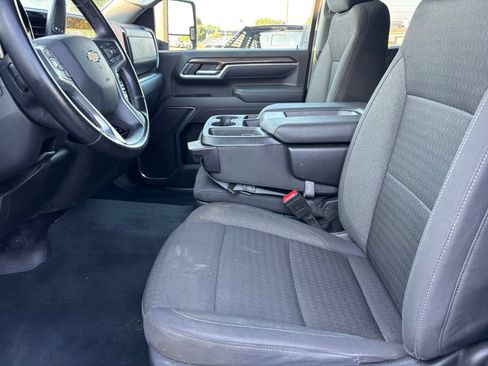 Used 2025 Chevrolet Silverado 2500 LT AWD/4WD image 16