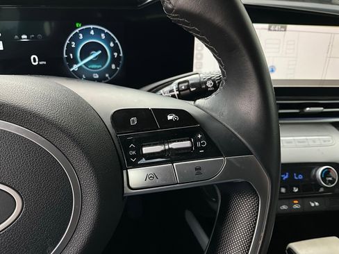 Used 2025 Hyundai Elantra Limited image 36