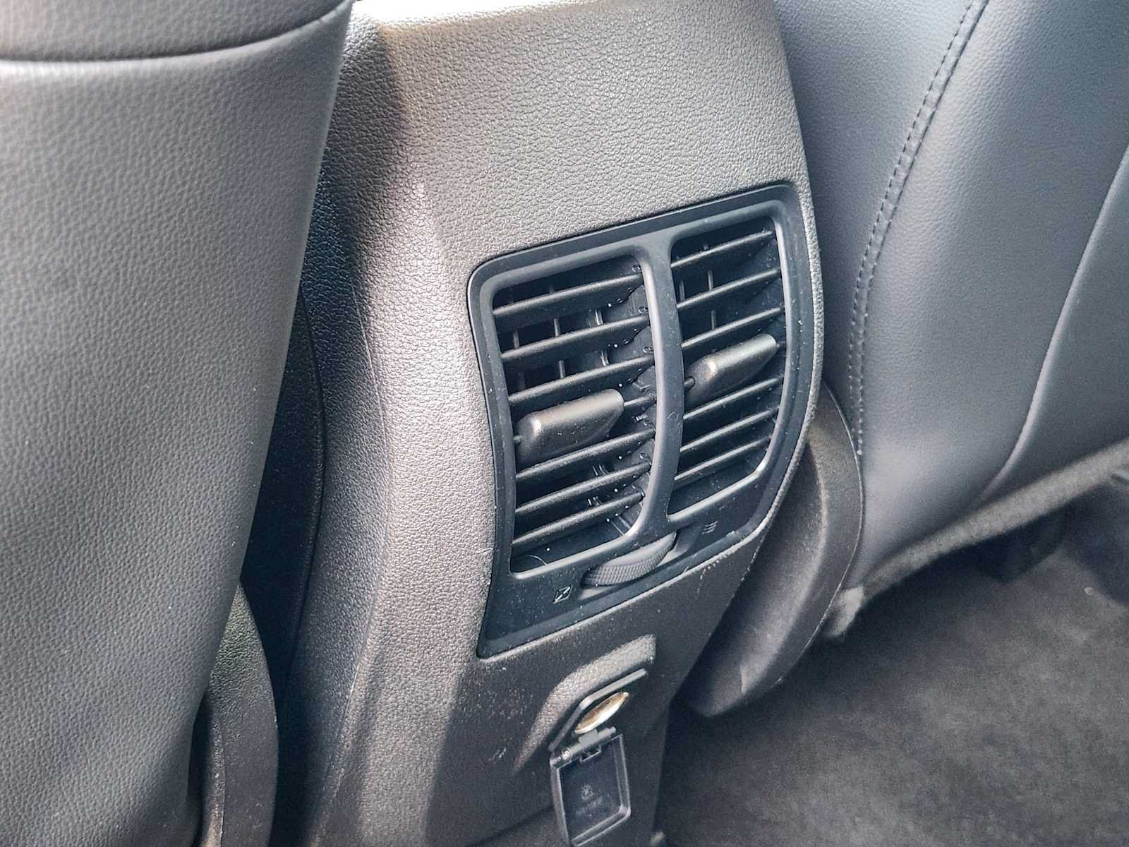 Used 2019 Ford Escape SEL FWD image 29