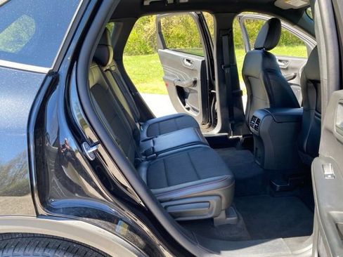 Used 2025 Ford Escape ST-Line image 36