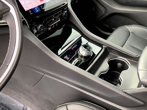 Used 2025 Jeep Grand Cherokee Limited w/ Black Appearance Package image 16