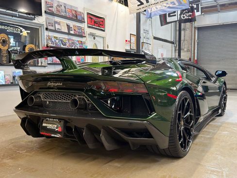 Used 2021 Lamborghini Aventador SVJ AWD/4WD image 8