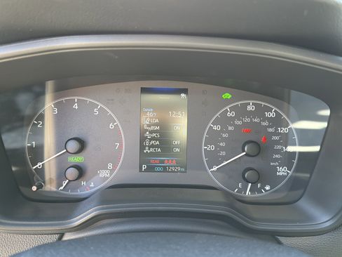 Used 2025 Toyota Corolla Cross AWD Hybrid w/ Moonroof Package image 26